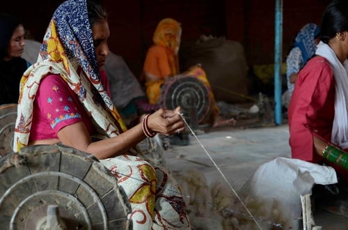 hand spinning